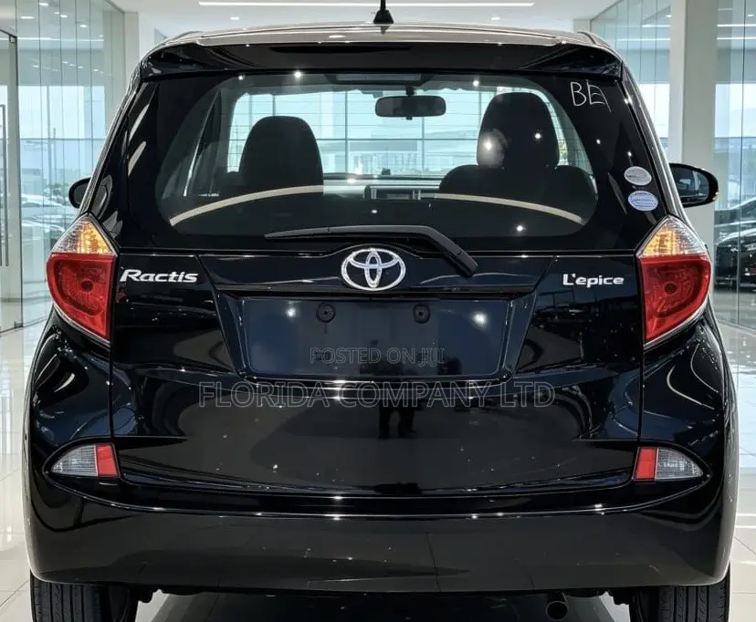Toyota Ractis 2011 Black