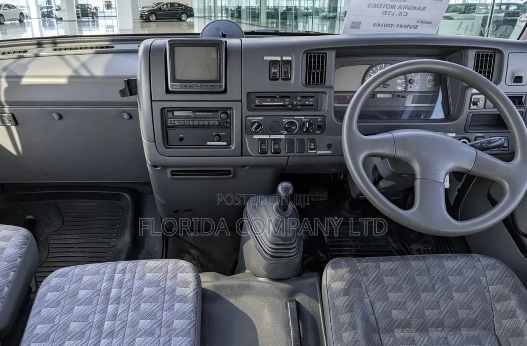 Nissan Civilian 2002