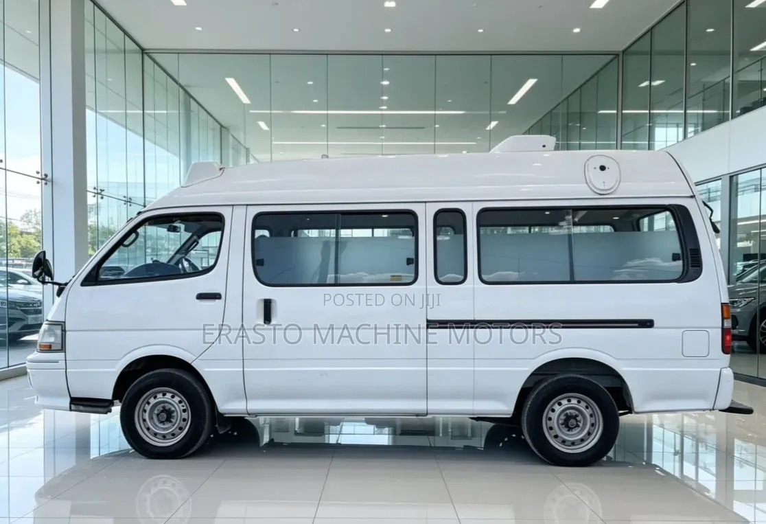 Toyota HiAce 2002 White
