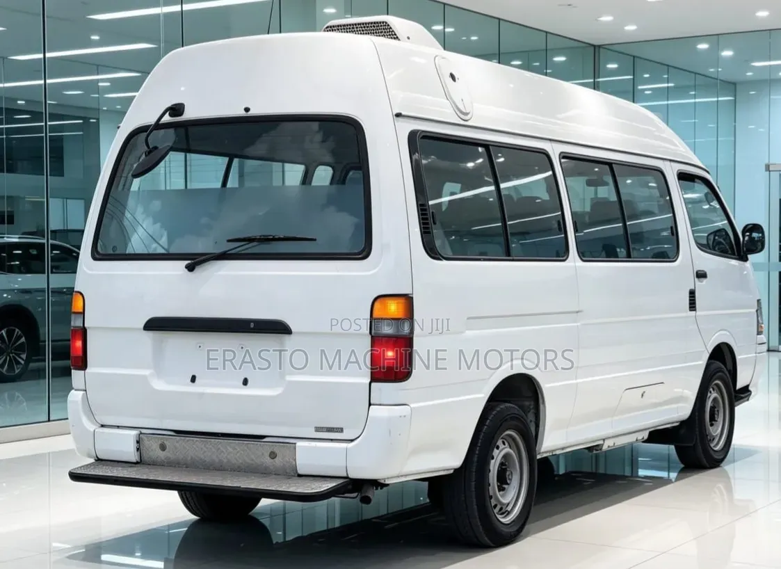 Toyota HiAce 2002 White