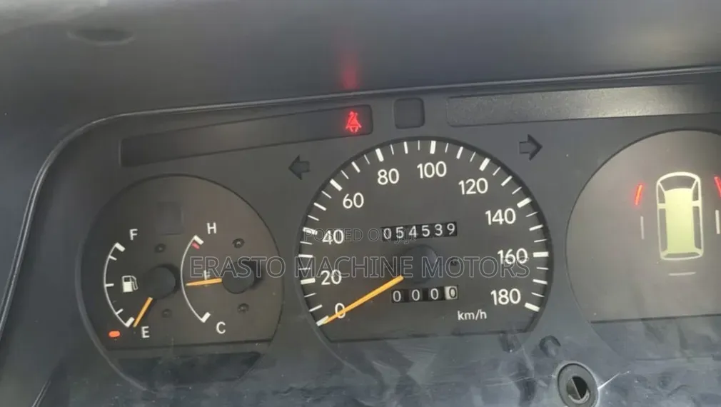Toyota HiAce 2002 White
