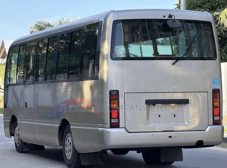Nissan Civilian 2004 Gold