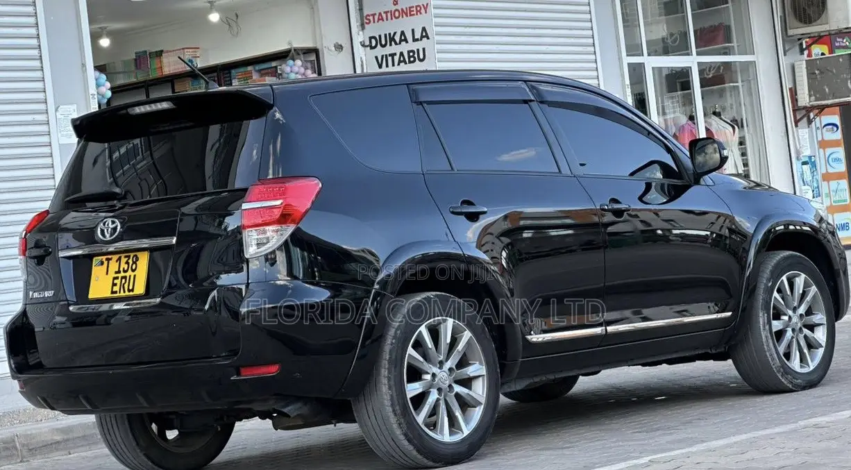 Toyota Vanguard 2013 Black