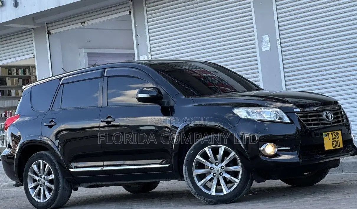 Toyota Vanguard 2013 Black
