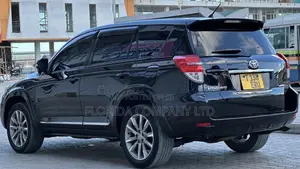 Toyota Vanguard 2013 Black