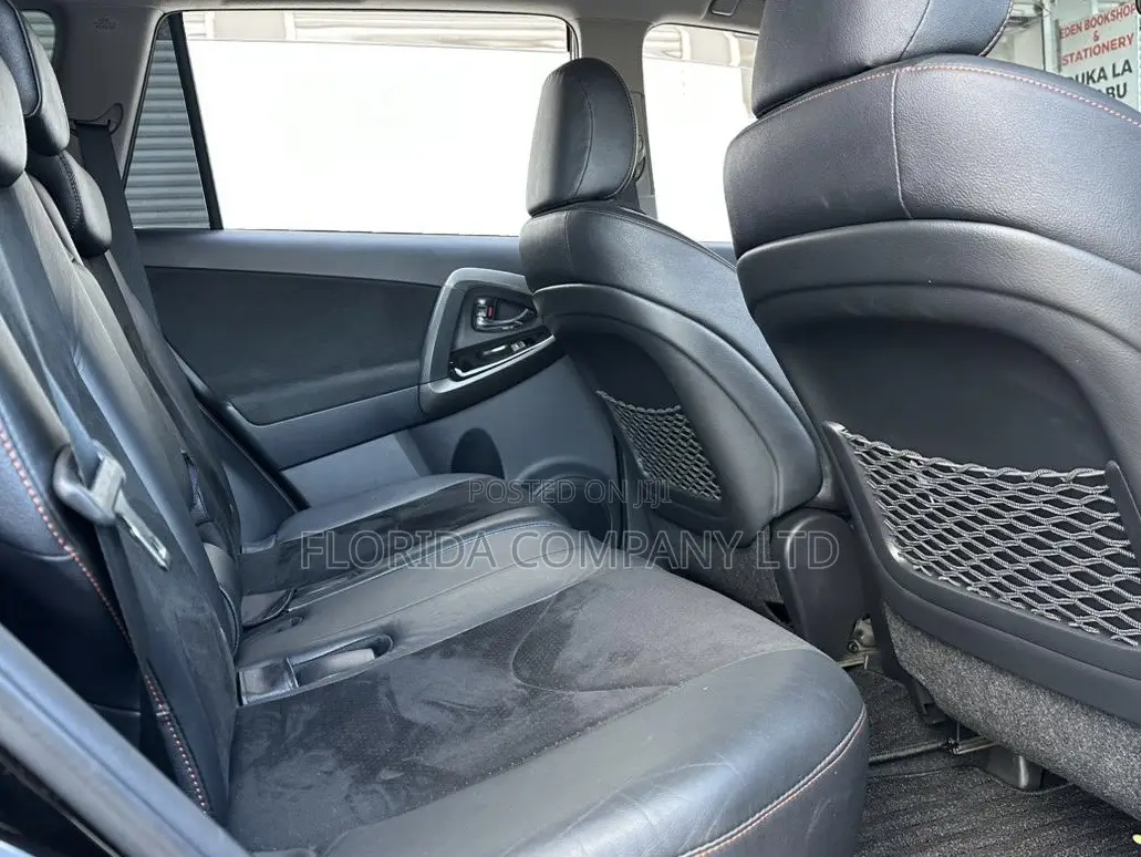 Toyota Vanguard 2013 Black
