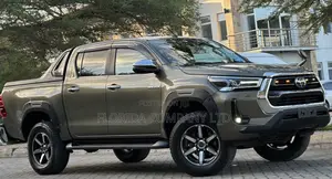 Toyota Hilux 2022 Gray