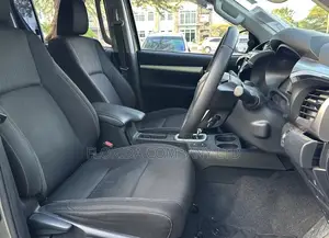 Toyota Hilux 2022 Gray