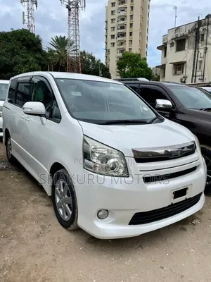 Toyota Noah 2009 White