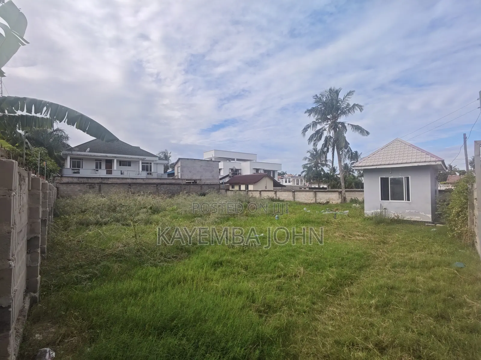Kiwanja Kinauzwa - Kidimbwi Mbezi Beach