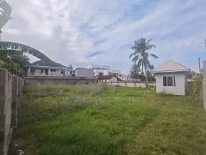 Kiwanja Kinauzwa - Kidimbwi Mbezi Beach