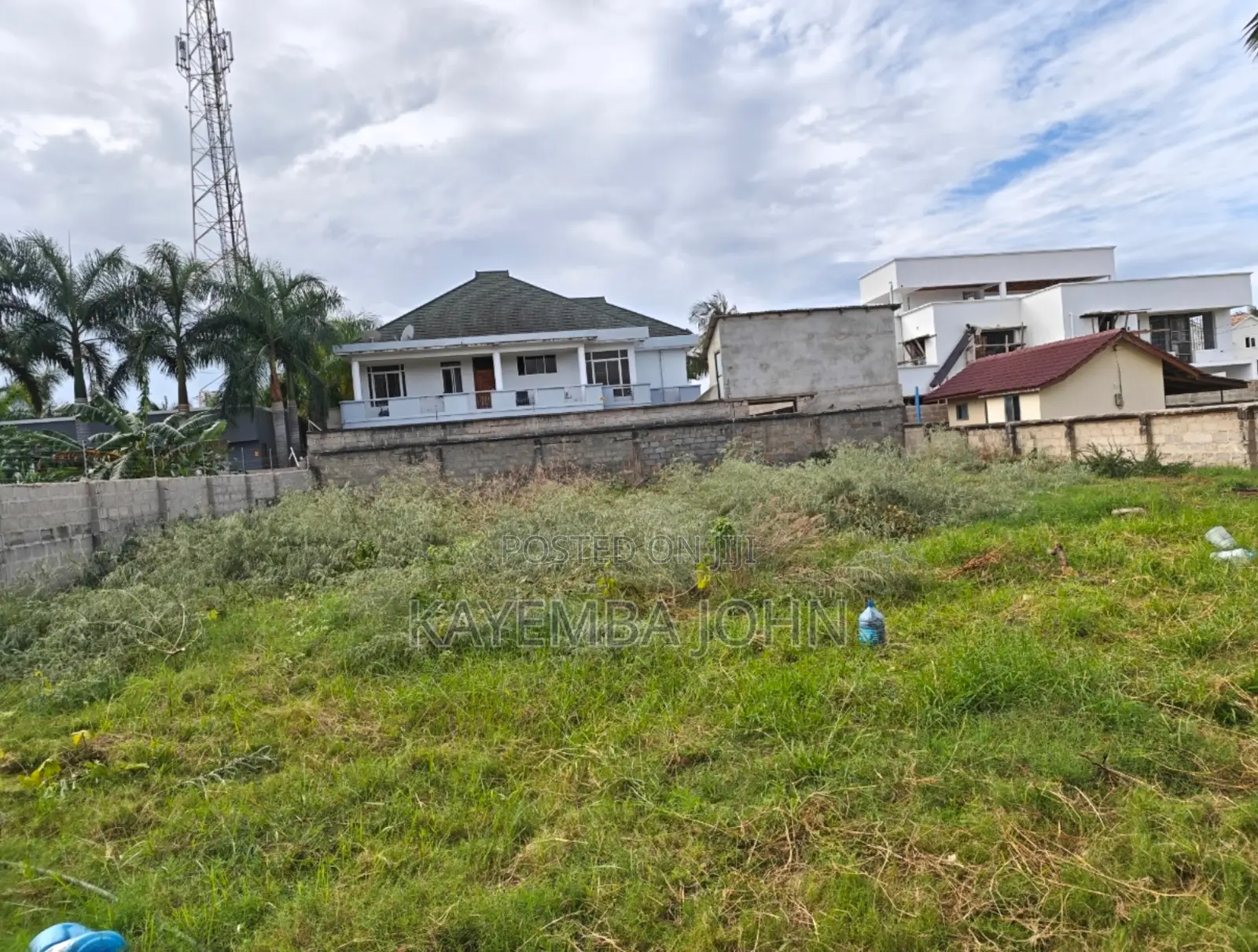 Kiwanja Kinauzwa - Kidimbwi Mbezi Beach