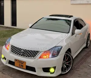 Toyota Crown 2012 White
