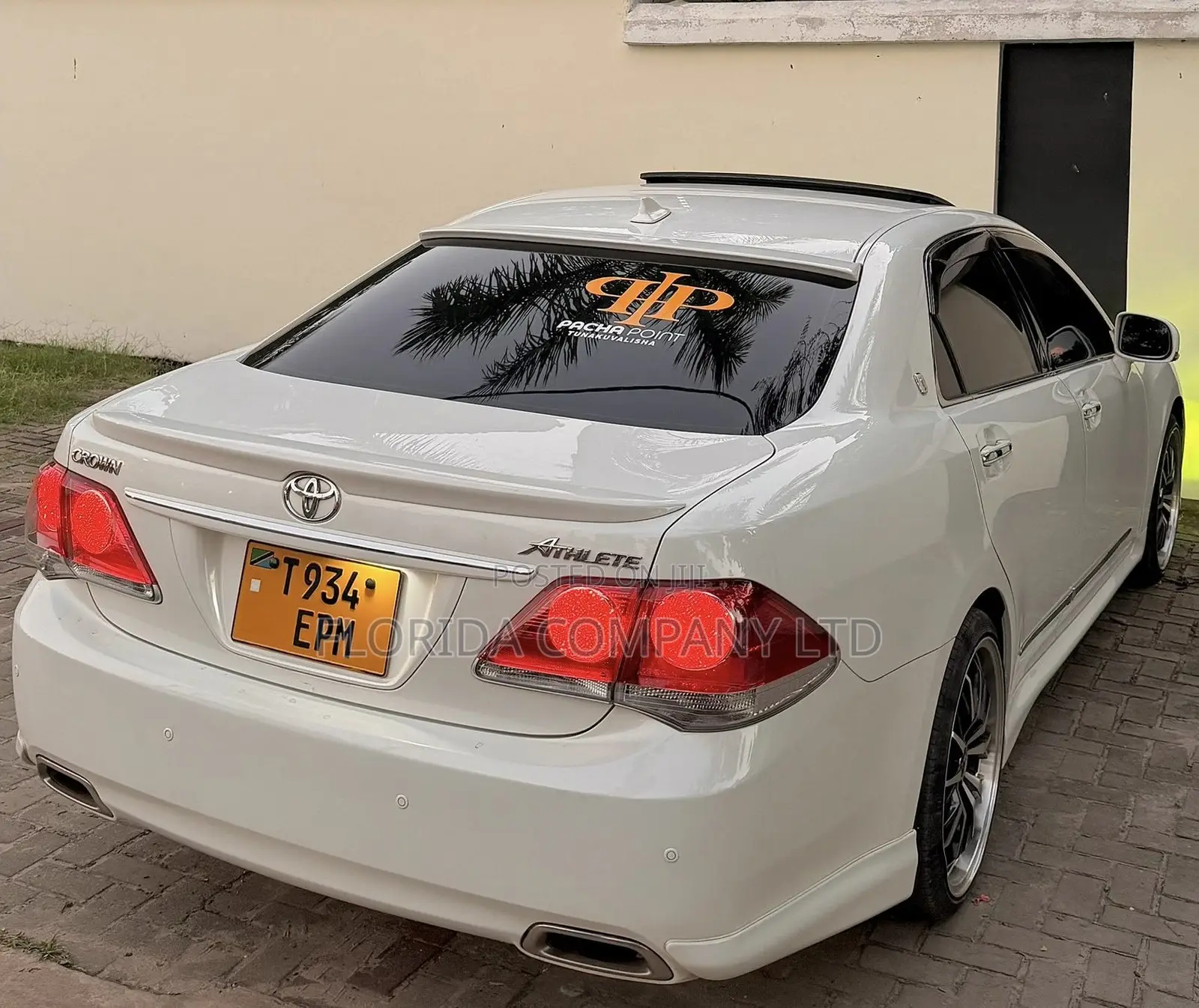 Toyota Crown 2012 White
