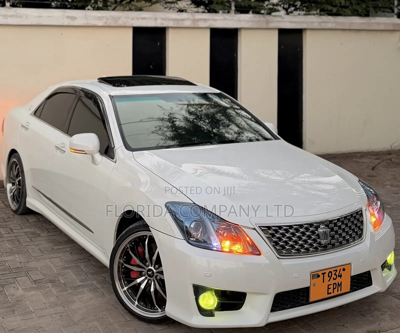 Toyota Crown 2012 White