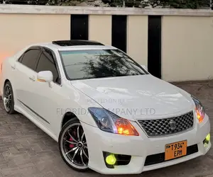 Toyota Crown 2012 White