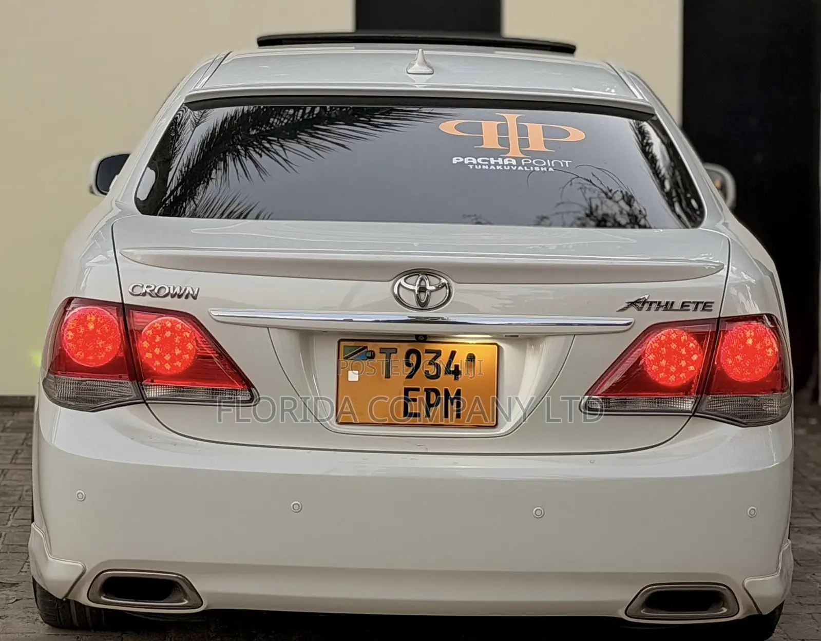Toyota Crown 2012 White