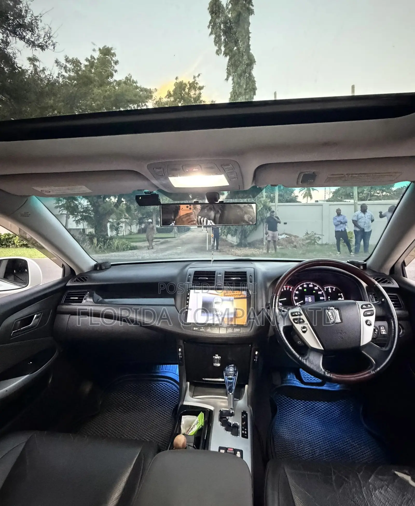 Toyota Crown 2012 White