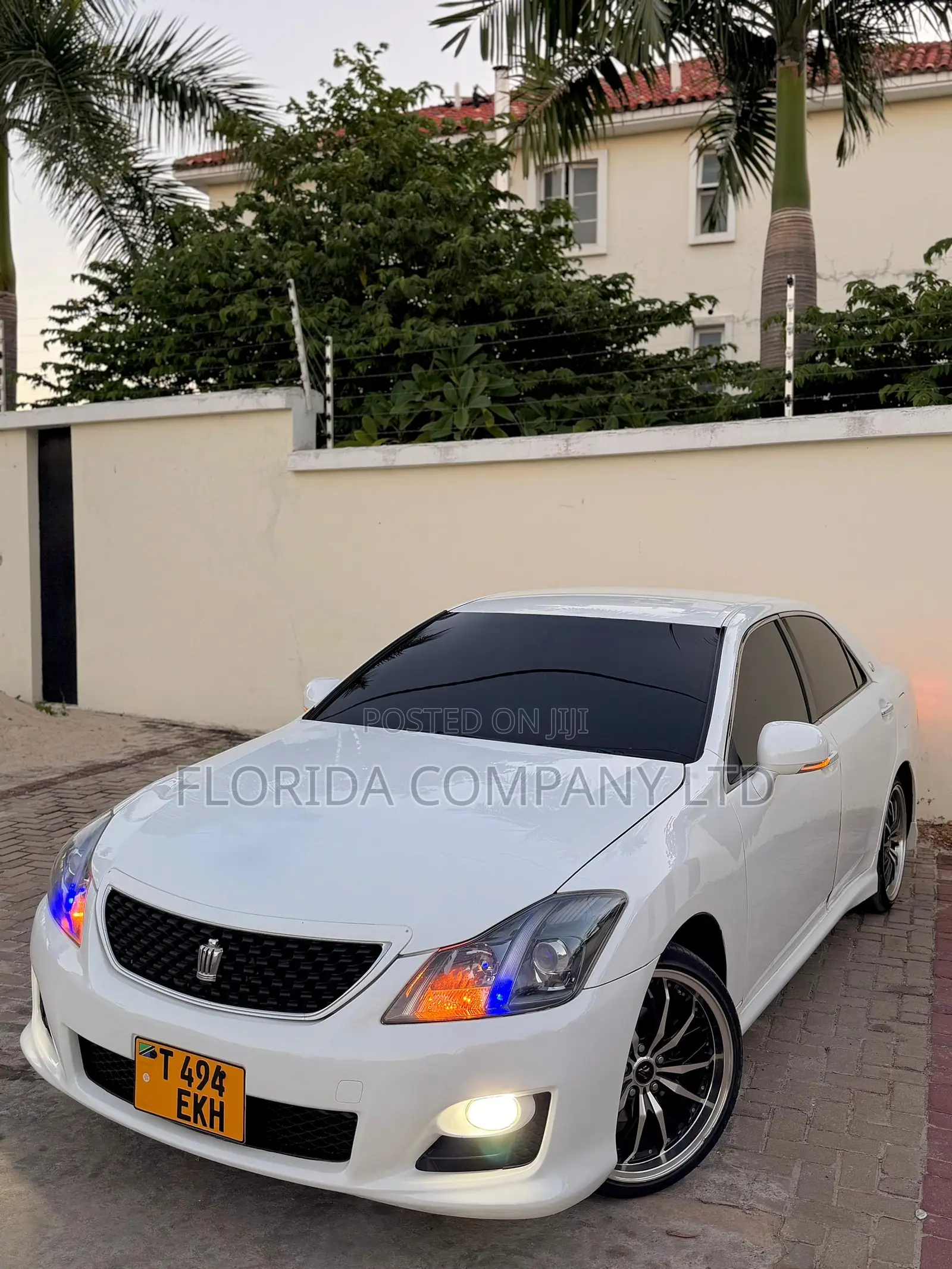 Toyota Crown 2012 White
