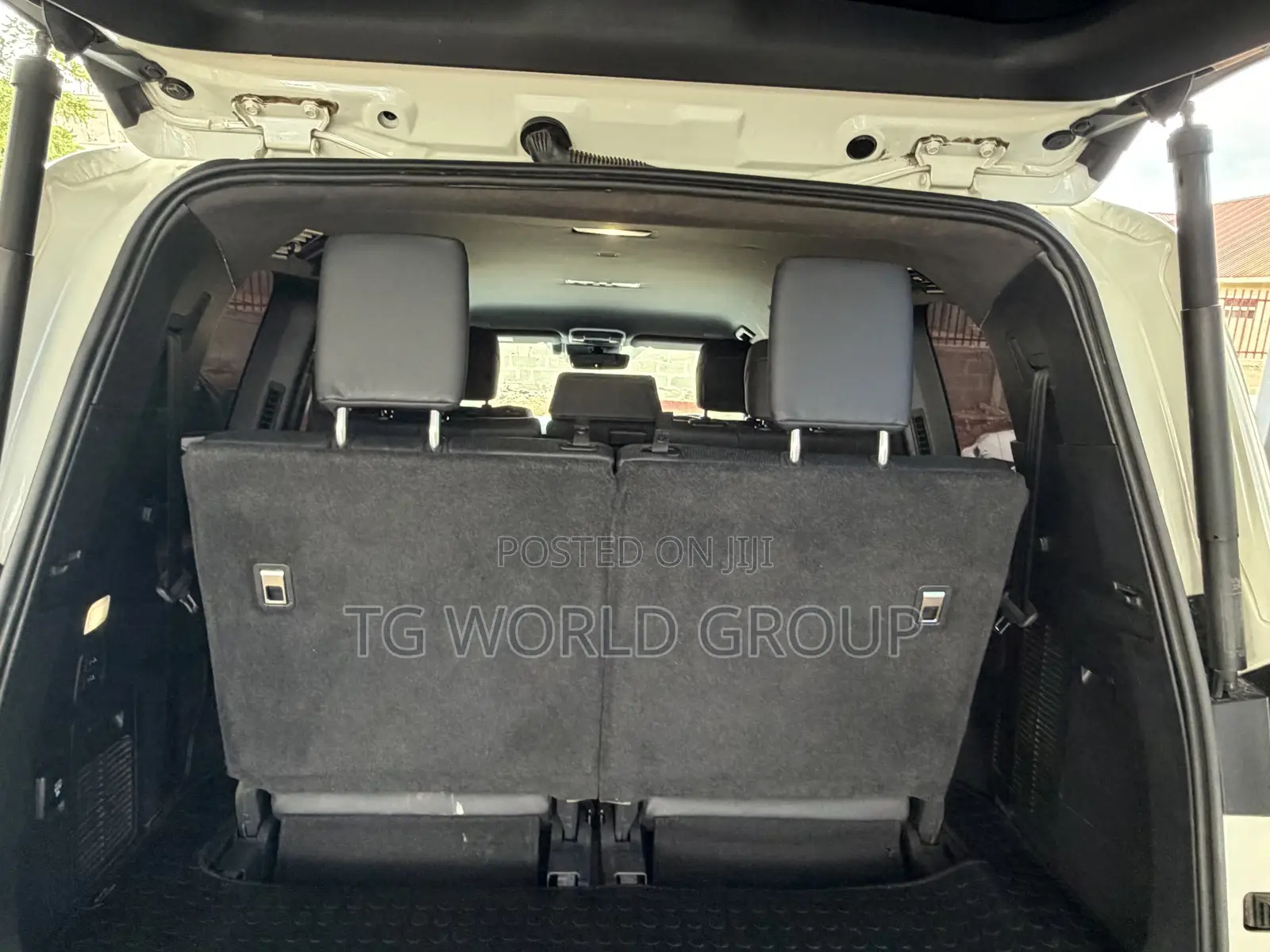 Toyota Land Cruiser LC300 2024 White