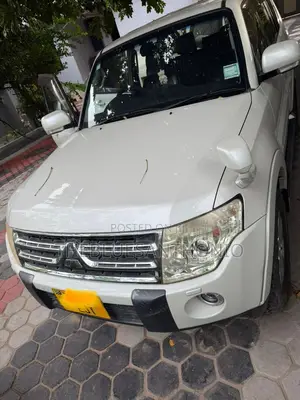 Mitsubishi Pajero 2010 White