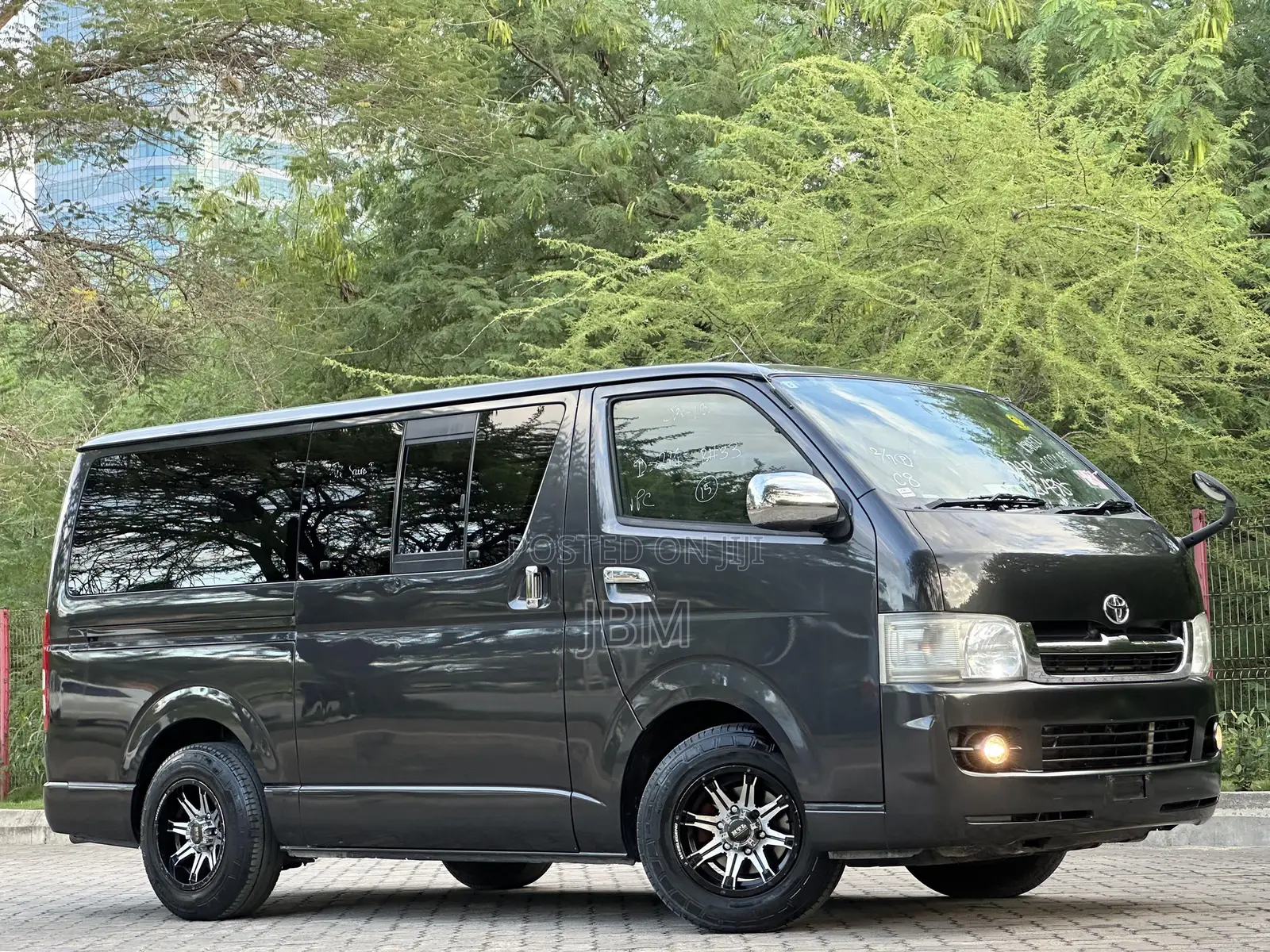 Toyota HiAce 2005 Grey