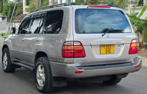 Toyota Land Cruiser 1999 Off white