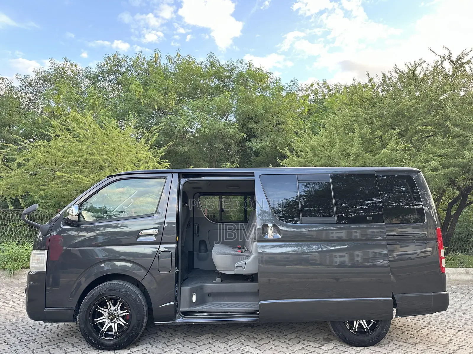 Toyota HiAce 2005 Grey
