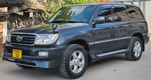 Toyota Land Cruiser 2005 Black