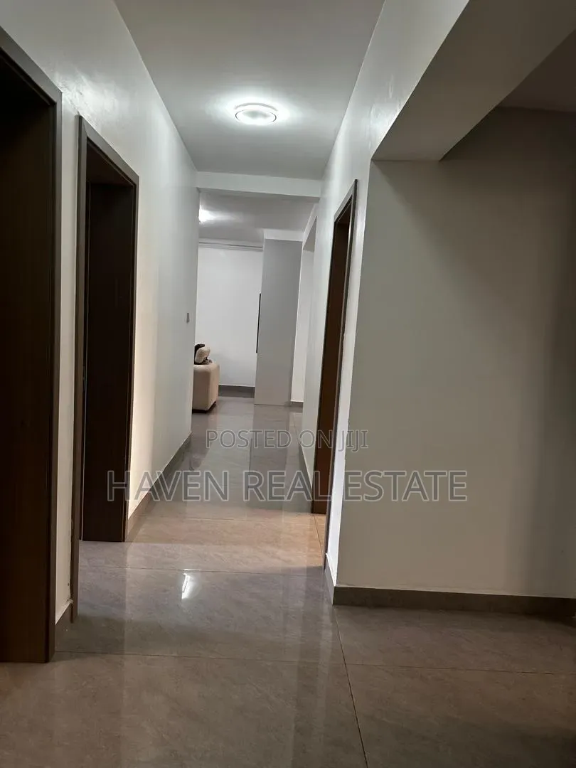 4bdrm Apartment in Oyster Bay for sale