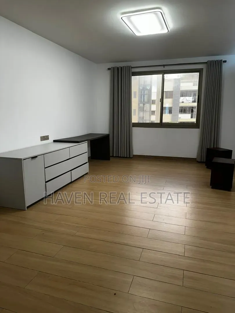 4bdrm Apartment in Oyster Bay for sale
