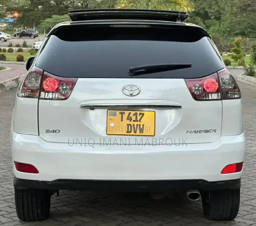 Toyota Harrier 2005 White