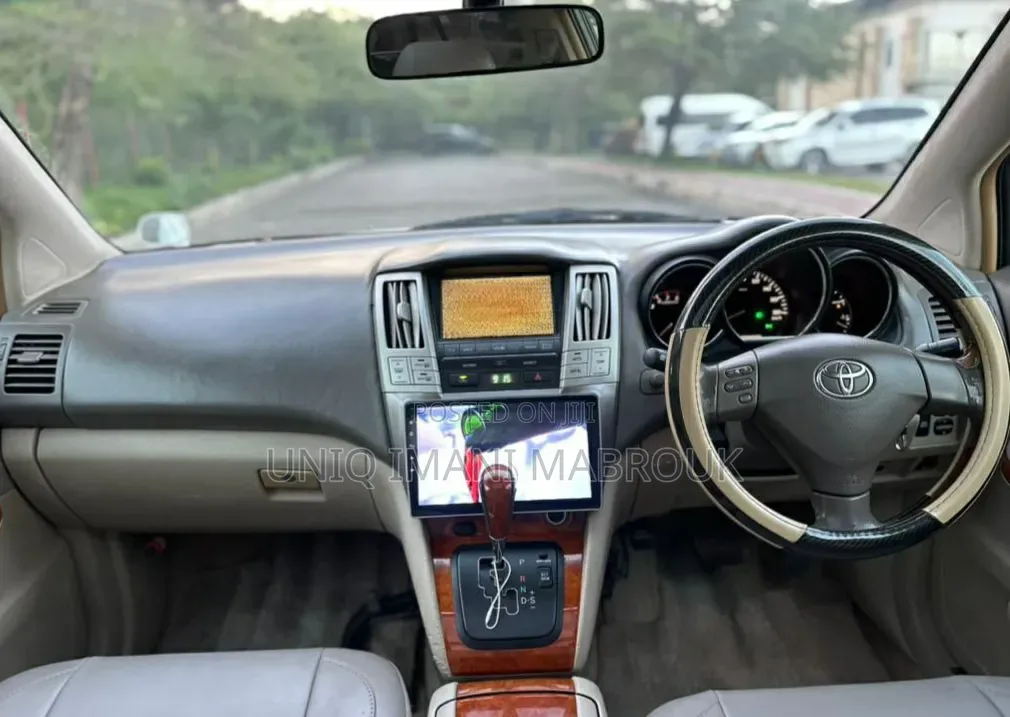 Toyota Harrier 2005 White