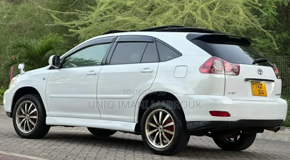 Toyota Harrier 2005 White