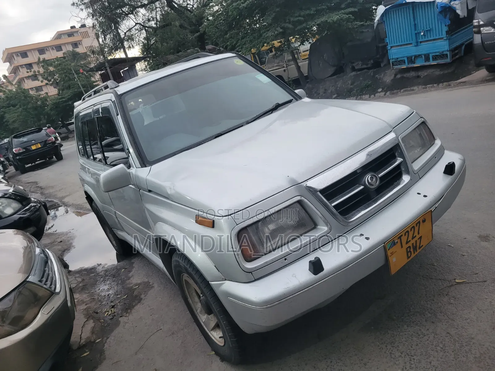 Suzuki Escudo 2003 Silver