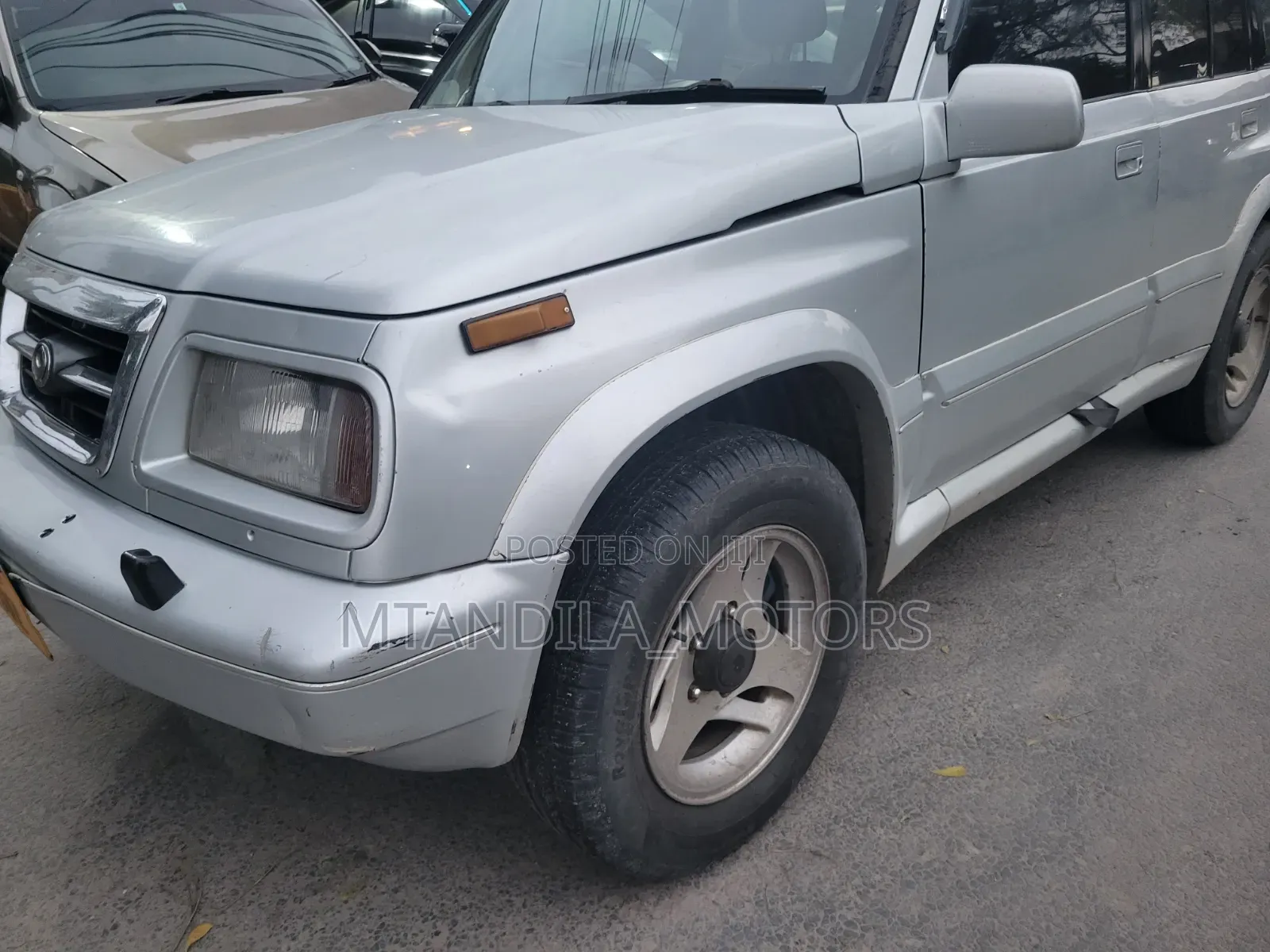 Suzuki Escudo 2003 Silver