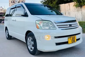 Toyota Noah 2.0 AWD (8 Seater) 2006 White