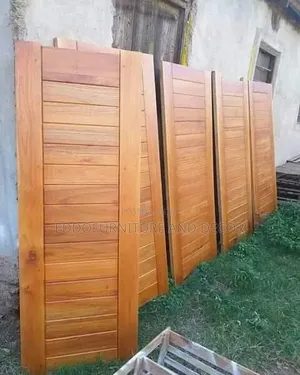 Milango Ya Nyumba