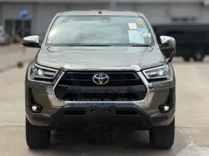 Toyota Hilux Revo Double Cab Deisel 2.4 AWD 2021 Beige