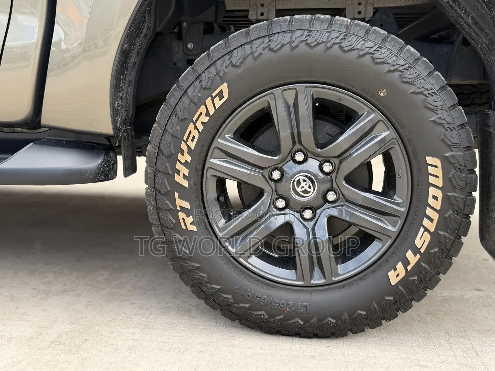 Toyota Hilux Revo Double Cab Deisel 2.4 AWD 2021 Beige
