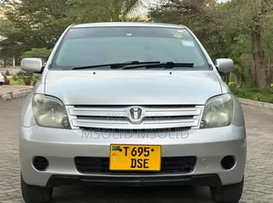 Toyota IST 2003 Silver