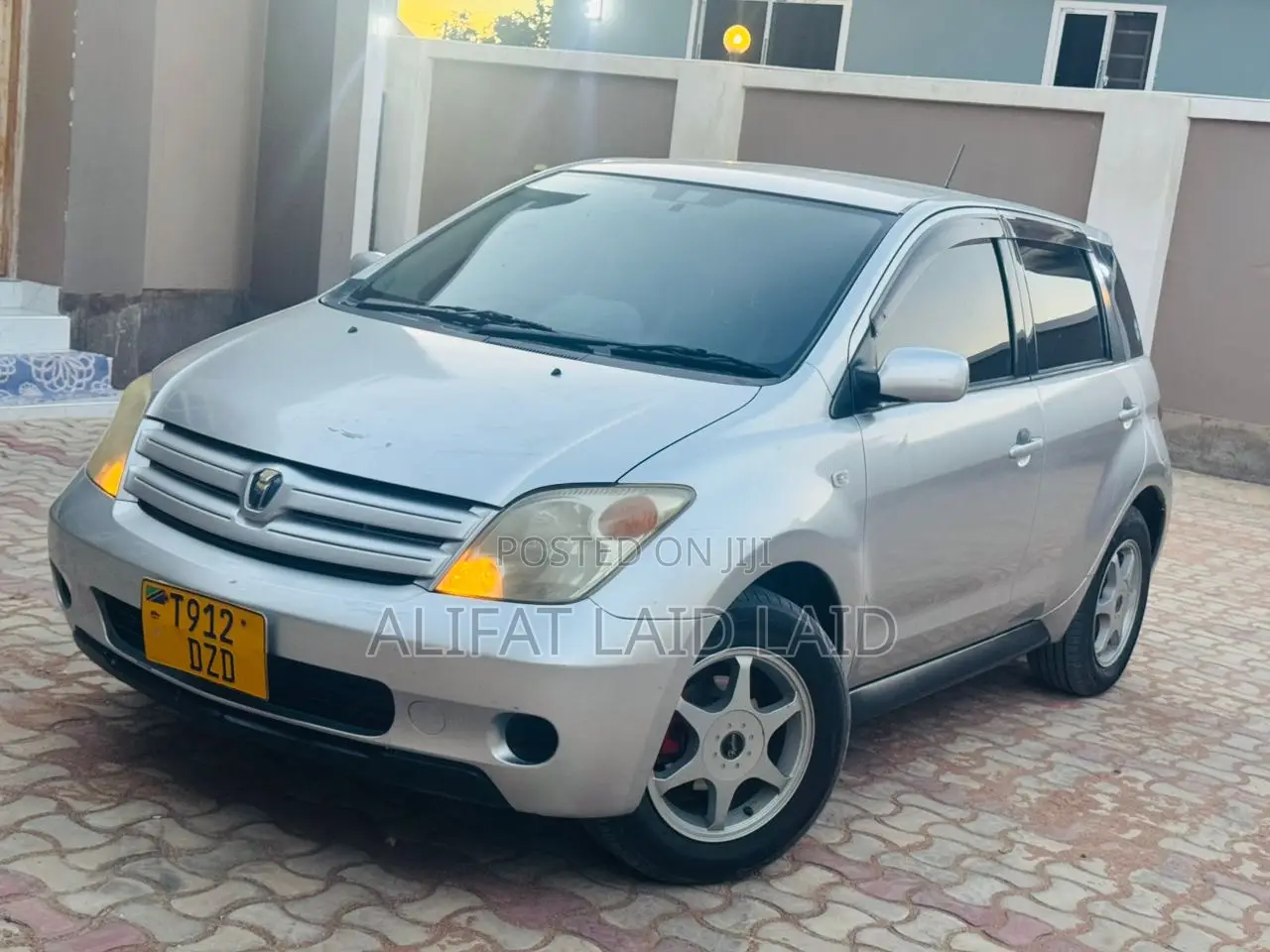 Toyota IST 2004 Silver