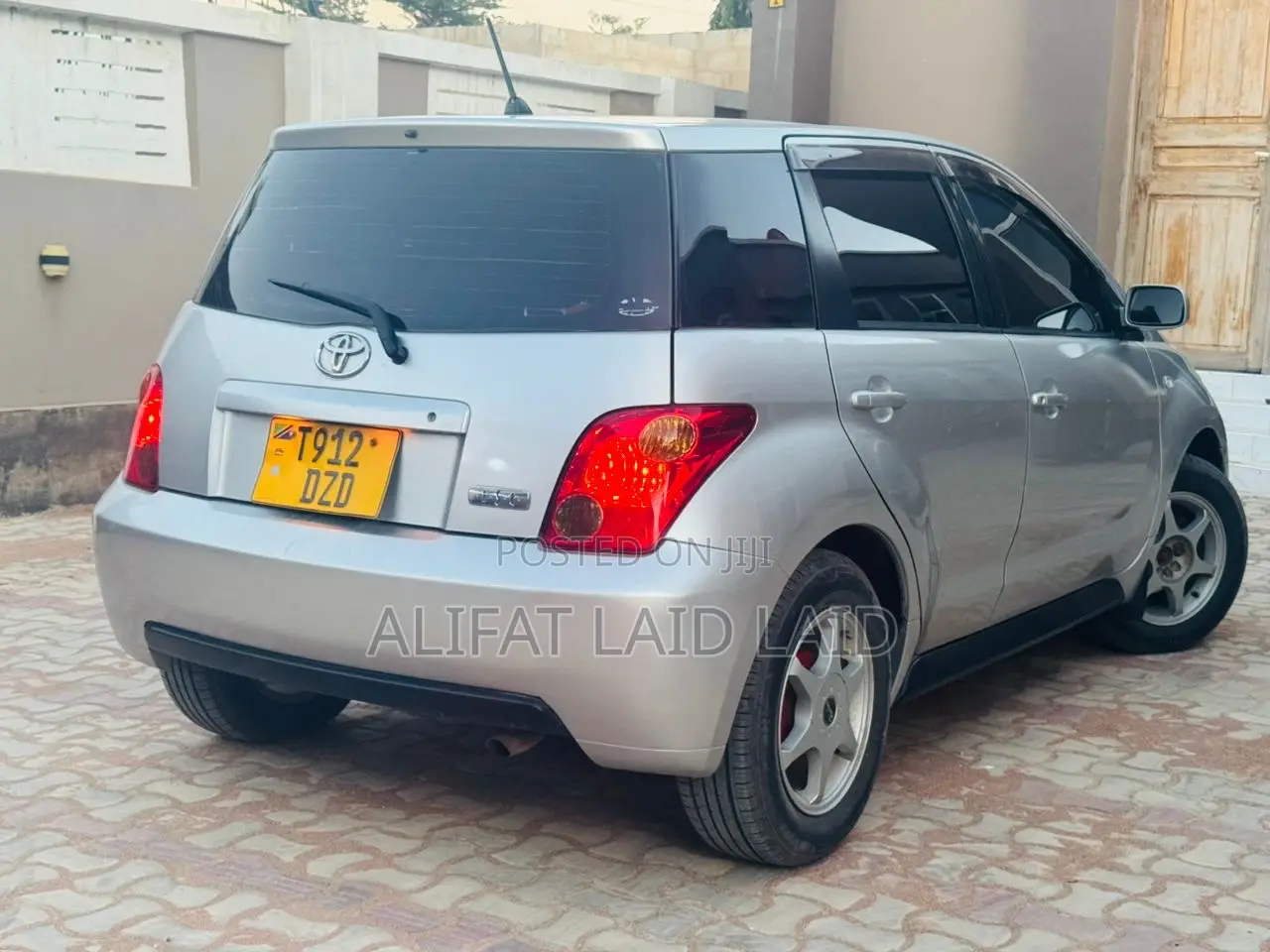 Toyota IST 2004 Silver
