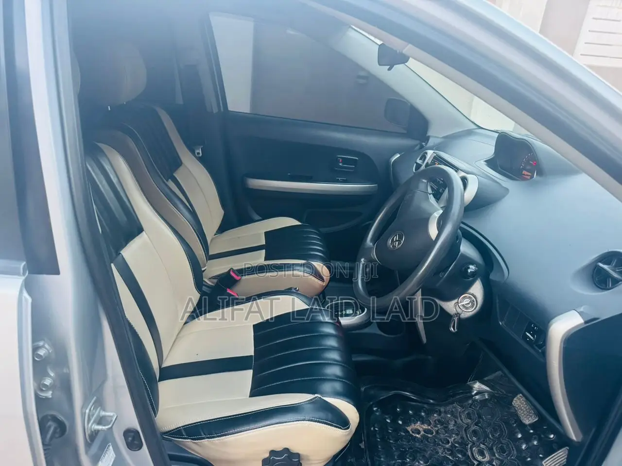Toyota IST 2004 Silver