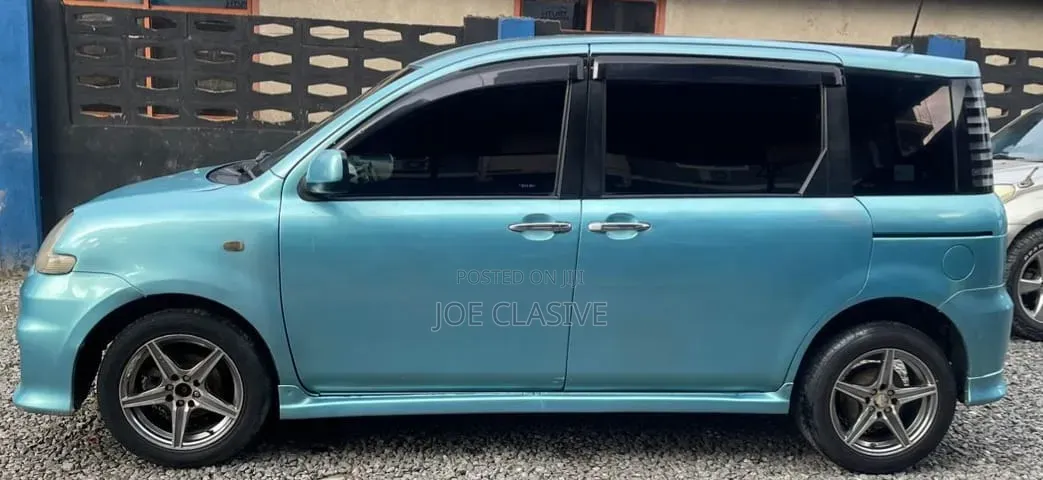 Toyota Sienta 1.5 FWD 2007 Blue