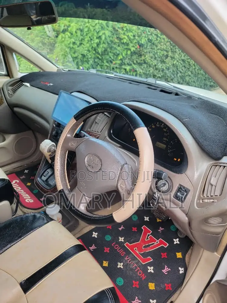 Toyota Harrier 2004 Pearl
