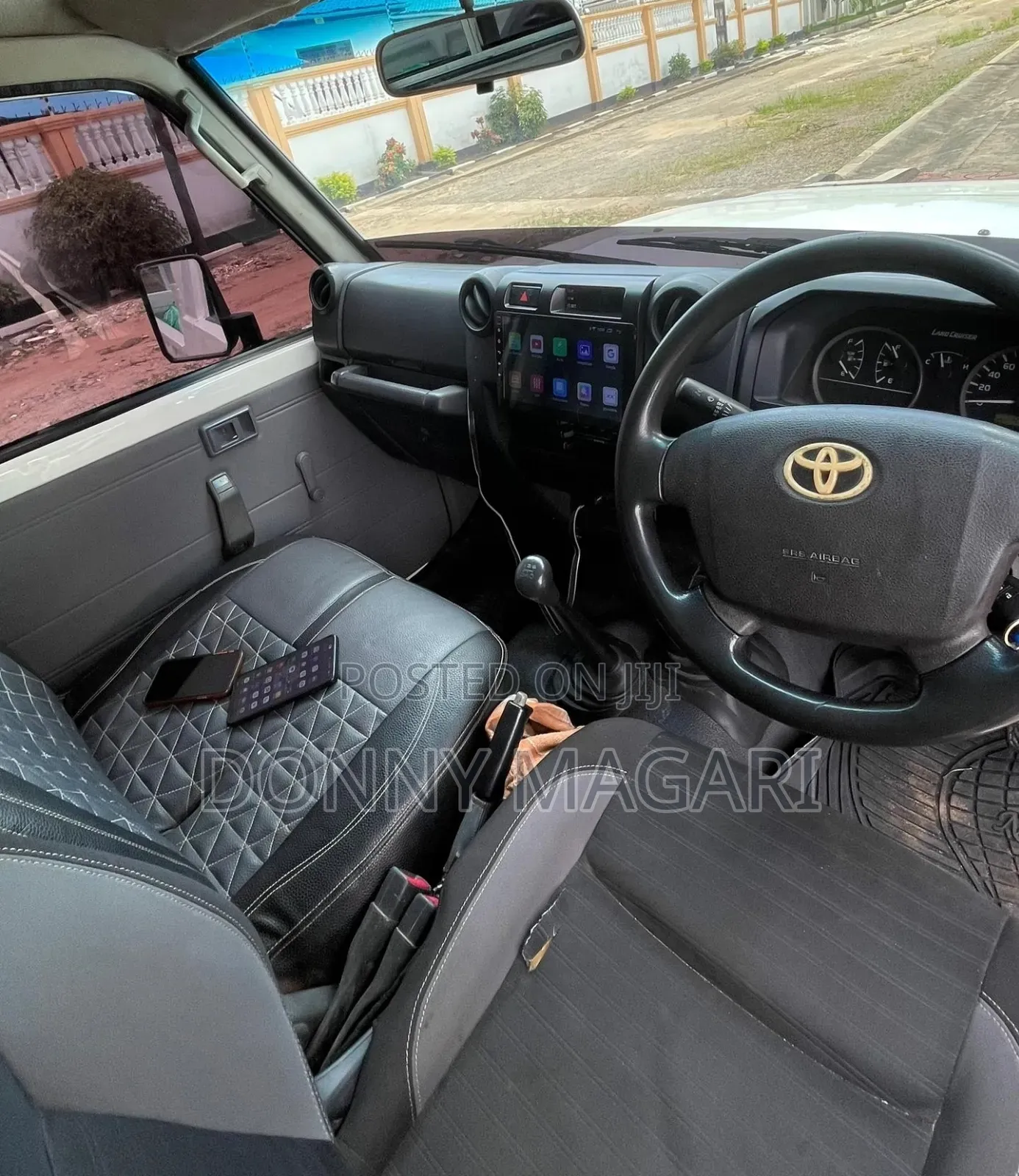 Toyota Land Cruiser 2002 White