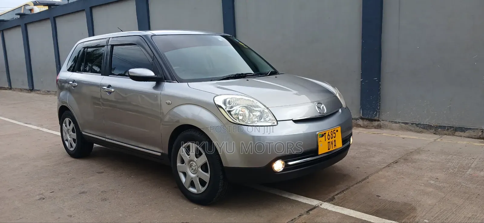 Mazda Verisa 2011 Silver