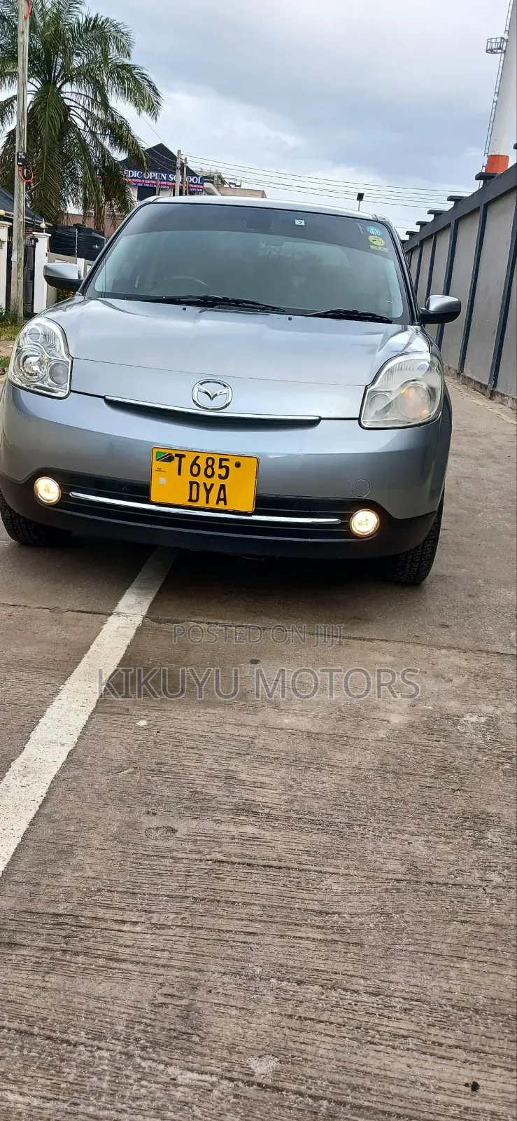 Mazda Verisa 2011 Silver