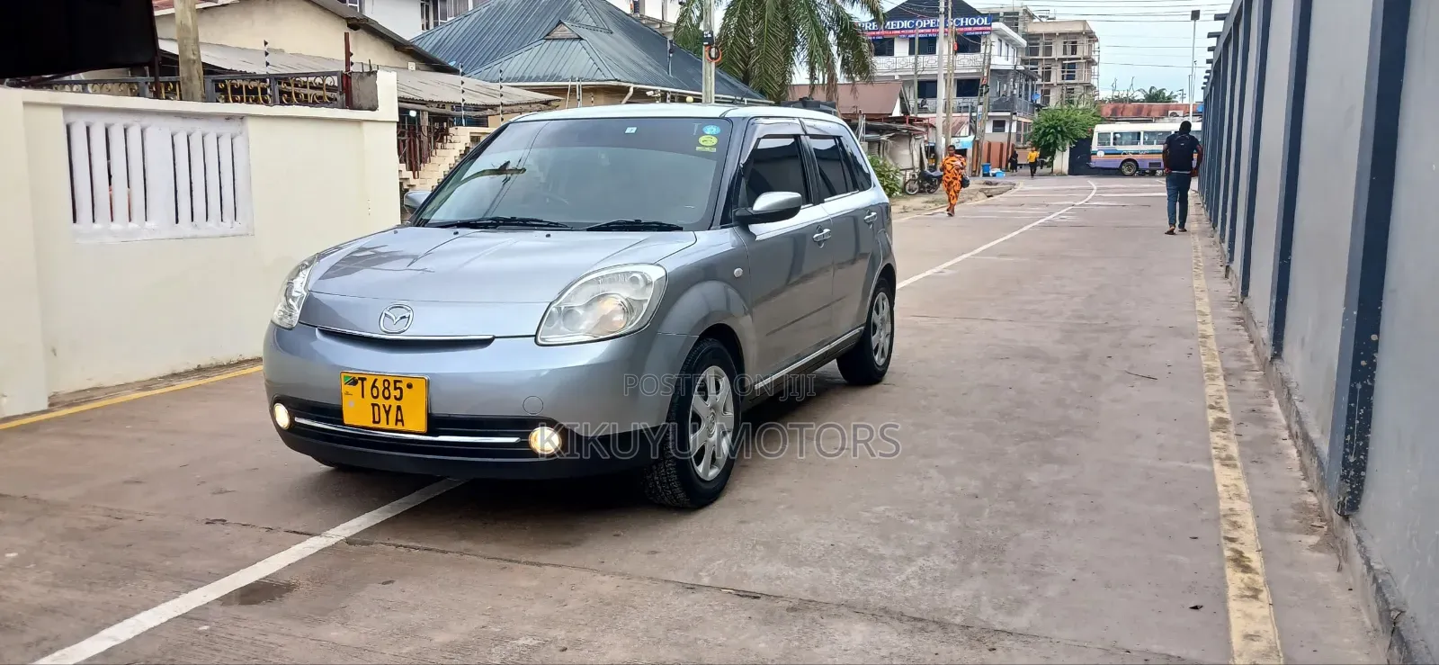 Mazda Verisa 2011 Silver